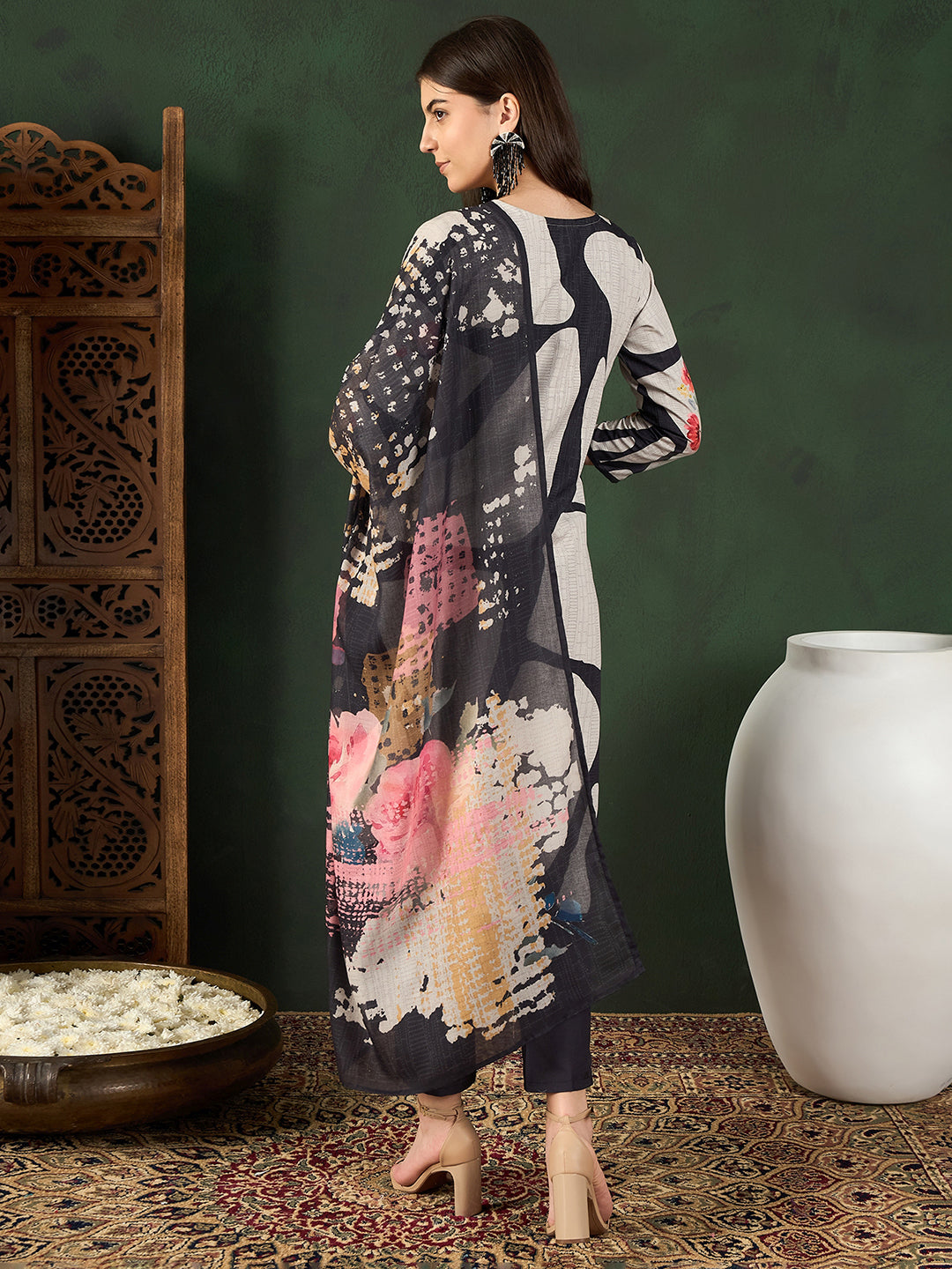 Black-Silk-Blend-Floral-Printed-3-Piece-Kurta-Set