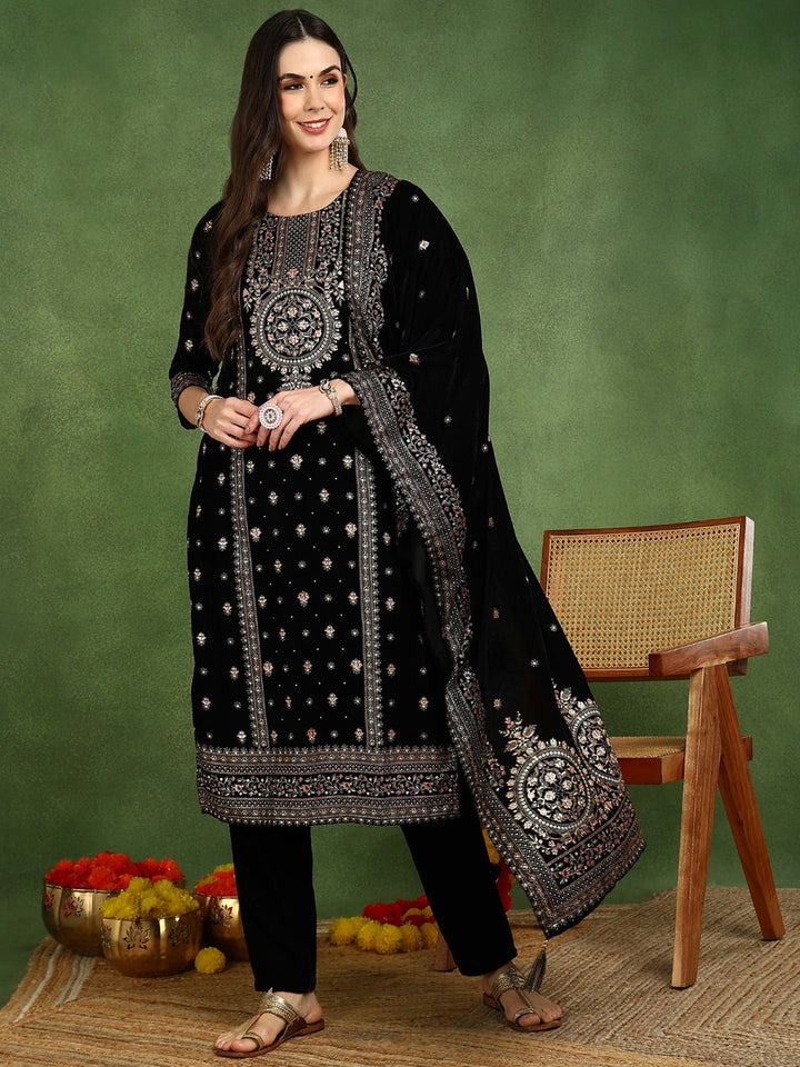 ZERESOUQ-Black-Velvet-Ethnic-Motifs-Printed-Straight-3-Piece-Suit-Set