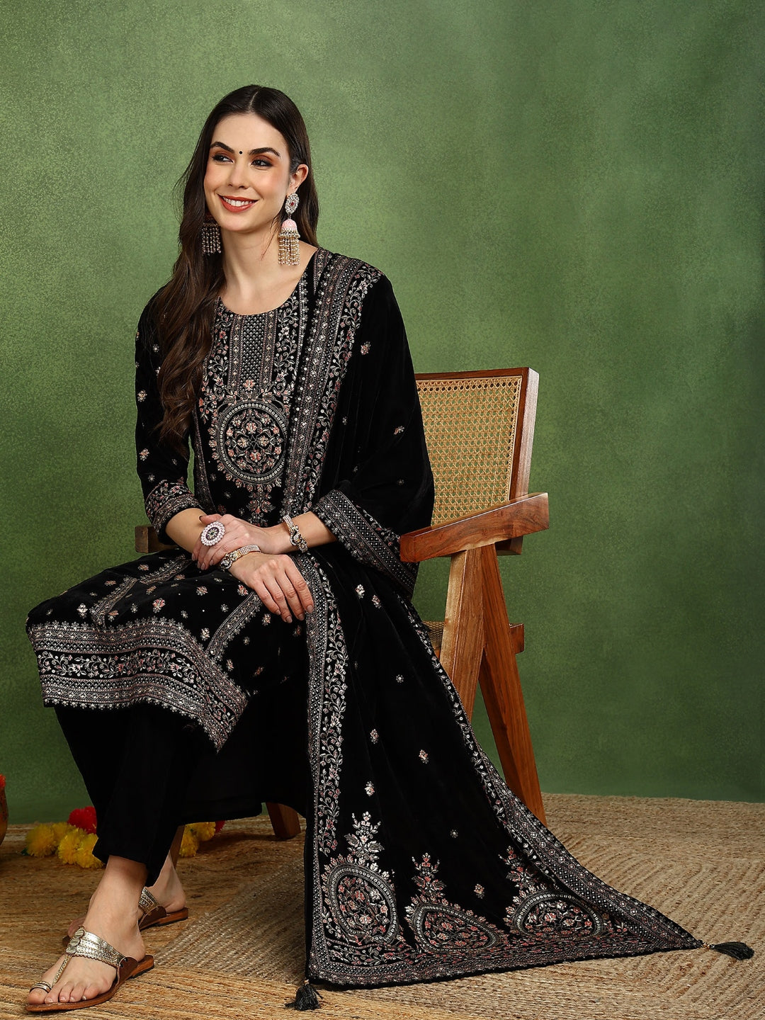 ZERESOUQ-Black-Velvet-Ethnic-Motifs-Printed-Straight-3-Piece-Suit-Set