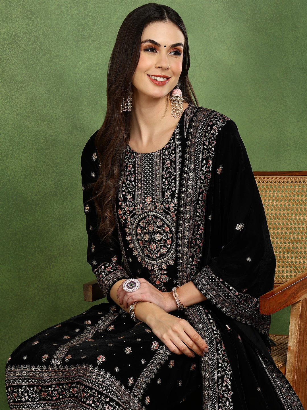 ZERESOUQ-Black-Velvet-Ethnic-Motifs-Printed-Straight-3-Piece-Suit-Set