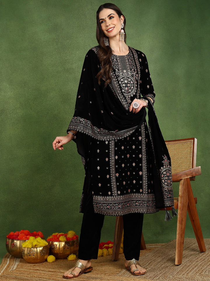 ZERESOUQ-Black-Velvet-Ethnic-Motifs-Printed-Straight-3-Piece-Suit-Set