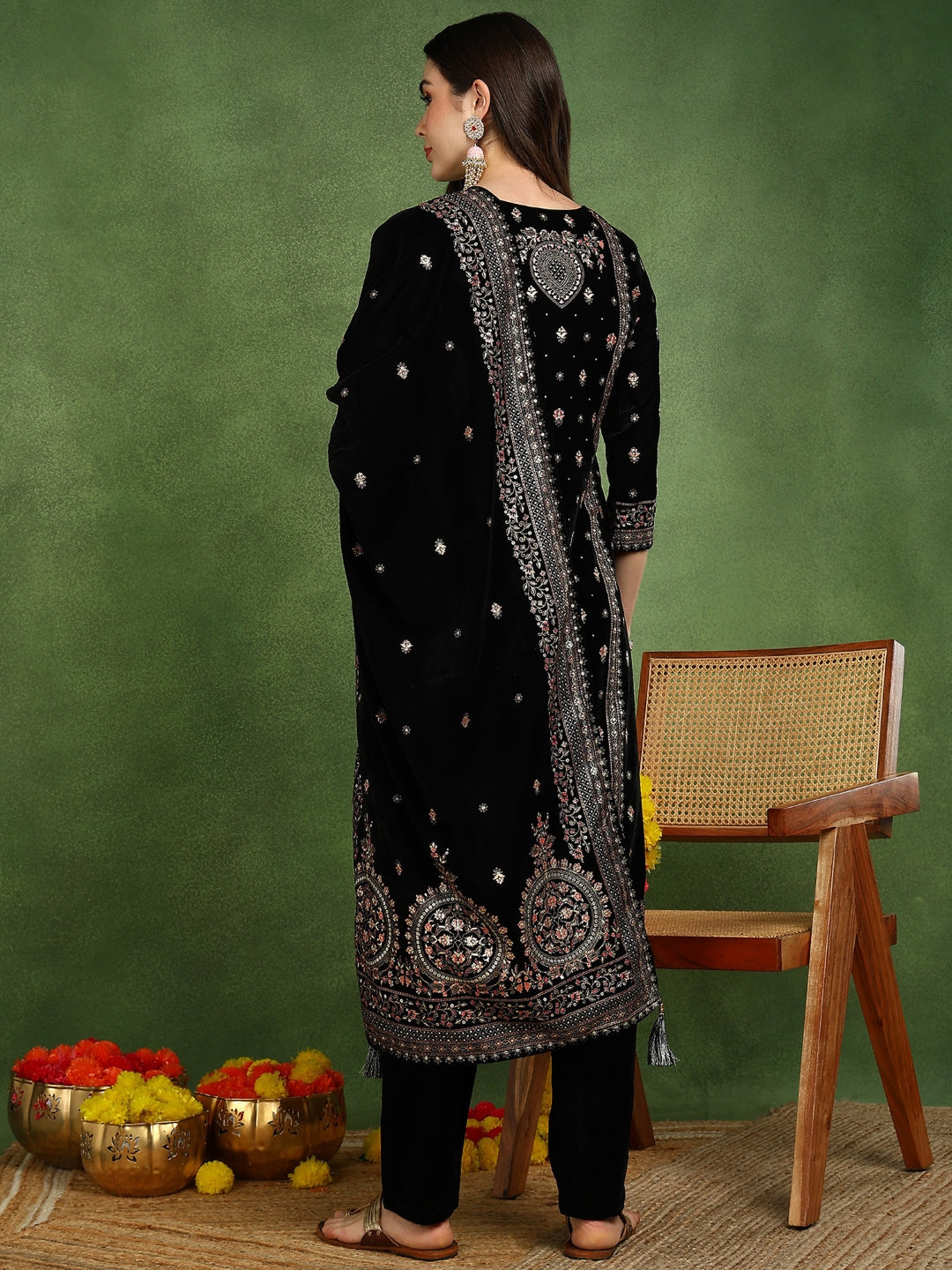 ZERESOUQ-Black-Velvet-Ethnic-Motifs-Printed-Straight-3-Piece-Suit-Set