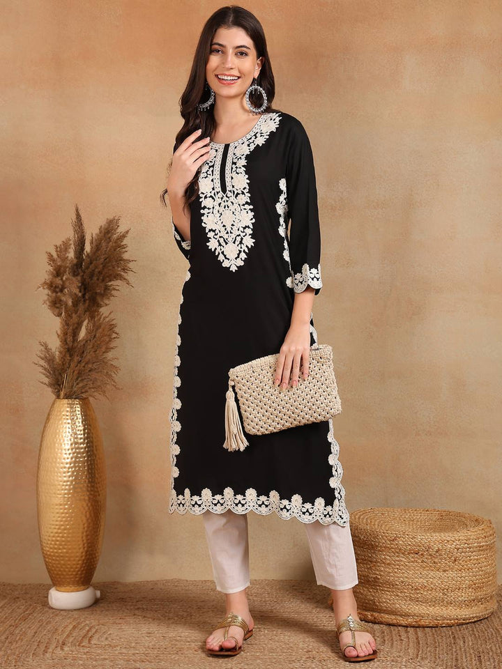 ZERESOUQ-Black-Viscose-Rayon-Solid-Embroidered-Chikankari-Kurta
