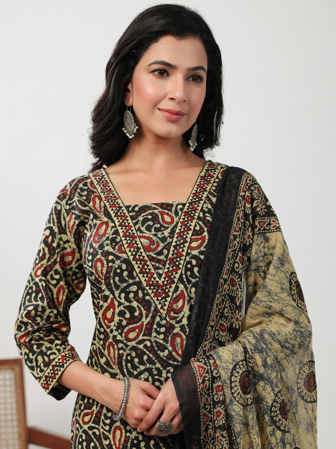 Black-&-Beige-Cambric-Straight-Printed-3-Piece-Kurta-Set