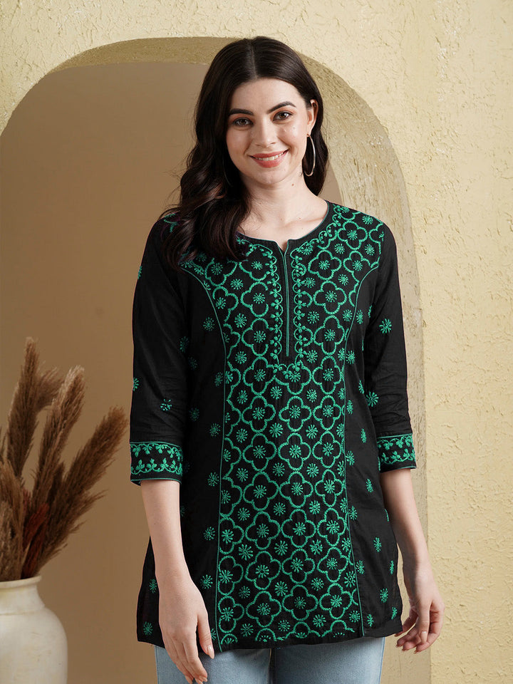 Black-&-Green-Cotton-Floral-Embroidered-Chikankari-Kurti