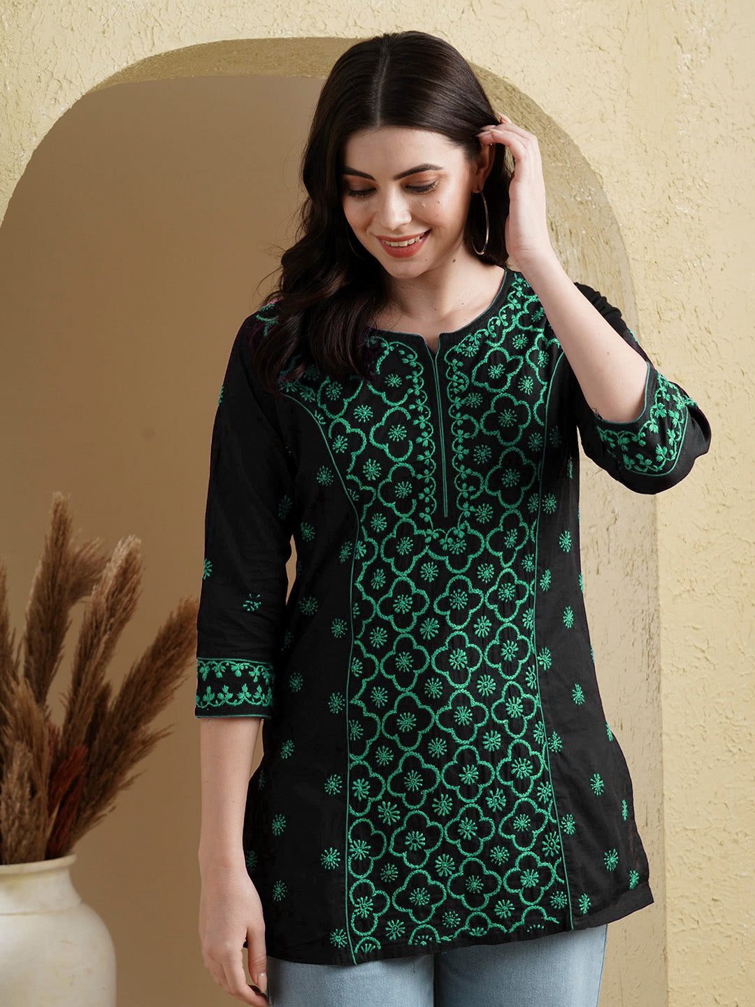 Black-&-Green-Cotton-Floral-Embroidered-Chikankari-Kurti