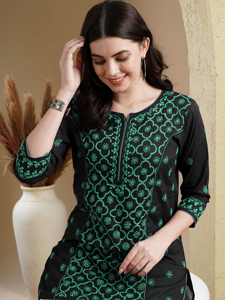 Black-&-Green-Cotton-Floral-Embroidered-Chikankari-Kurti