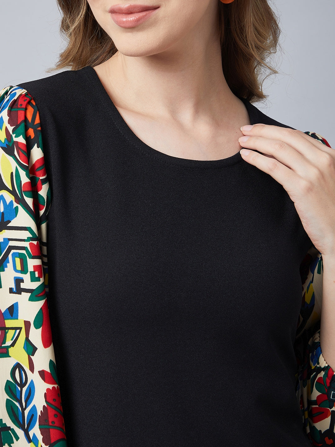 Black-&-Multi-Polyester-Dress-With-Printed-Balloon-Sleeves