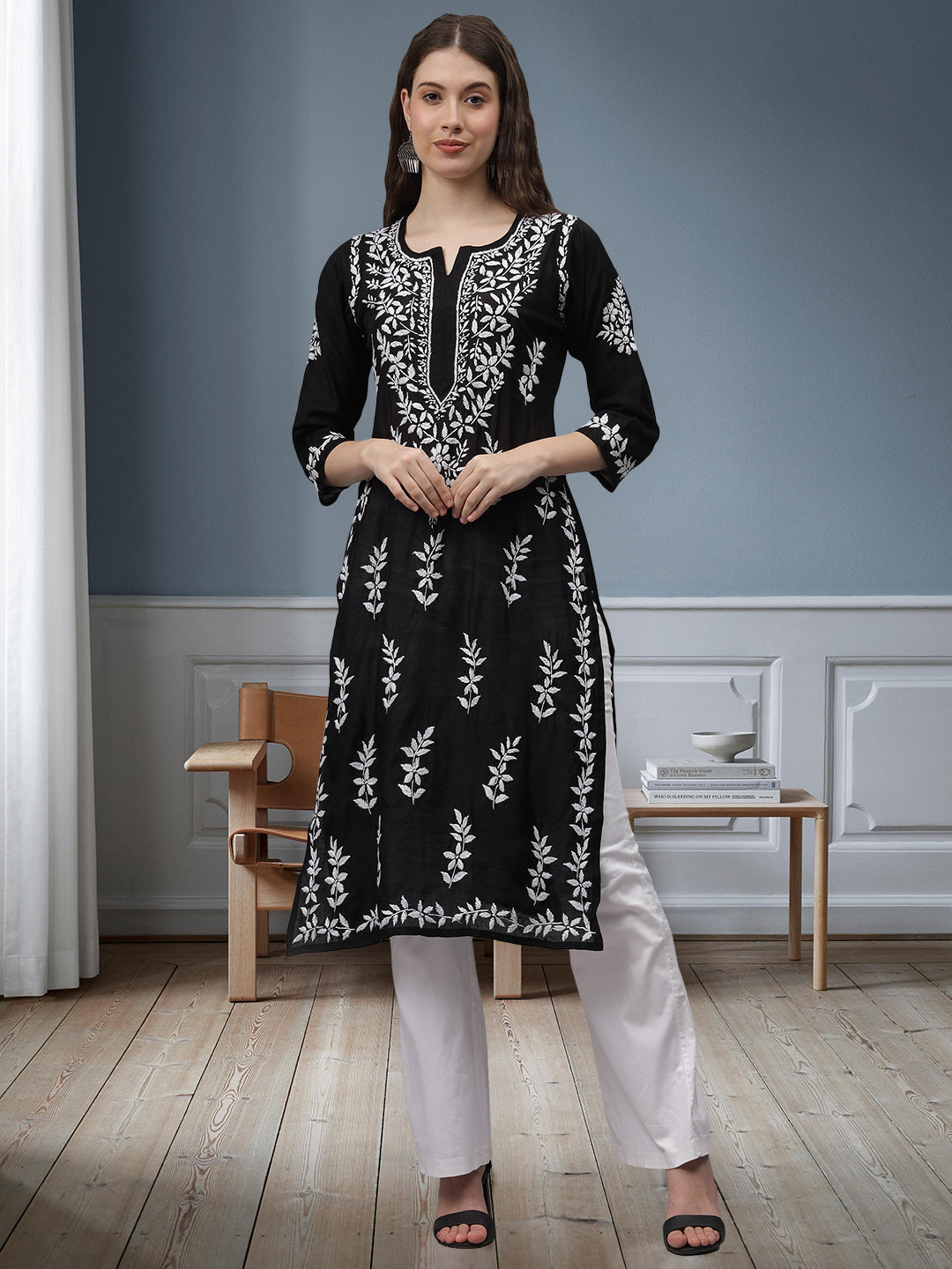 Black-&-White-Chanderi-Embroidered-Chikankari-Kurta