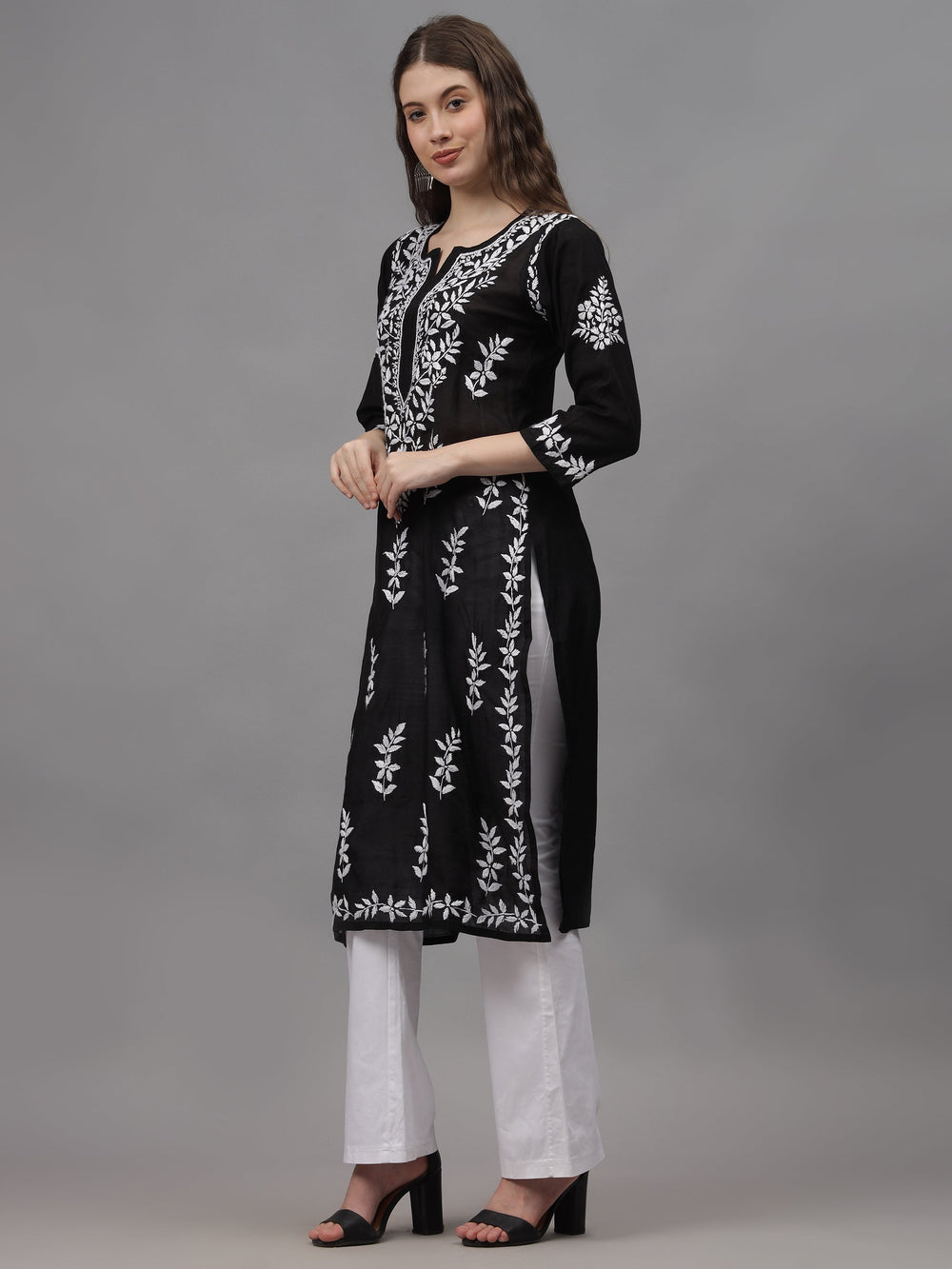 Black-&-White-Chanderi-Embroidered-Chikankari-Kurta