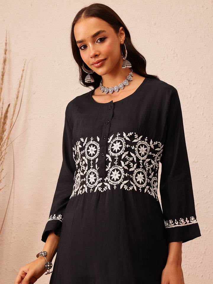 Black-&-White-Cotton-Embroidered-Chikankari-2-Piece-Kurta-Set