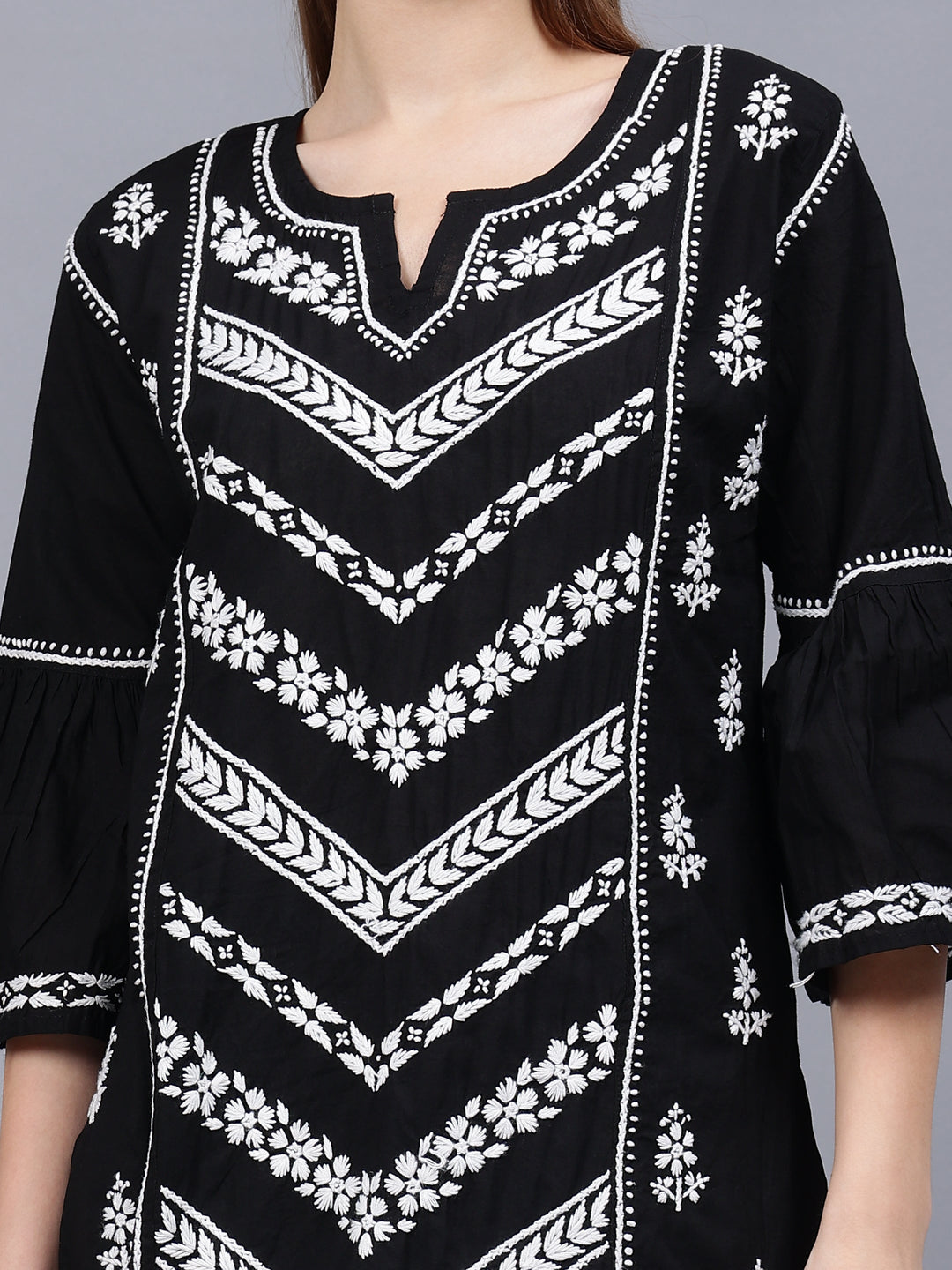 Black-&-White-Cotton-Embroidery-Chikankari-Tunic