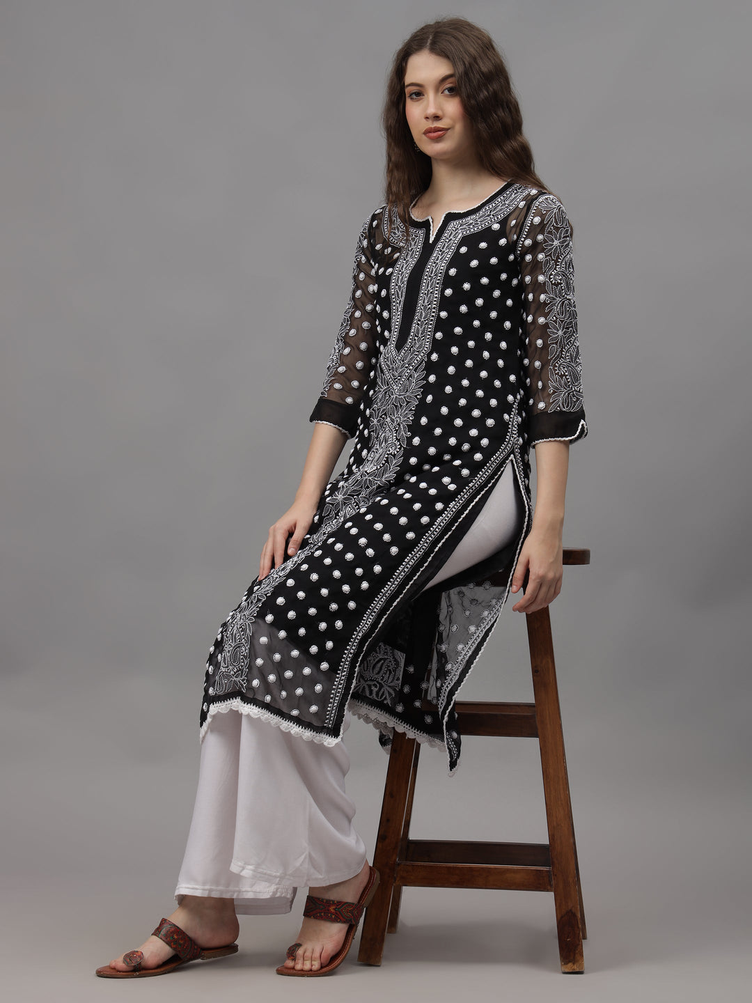 Black-&-White-Georgette-Embroidered-Chikankari-Kurti-With-Slip