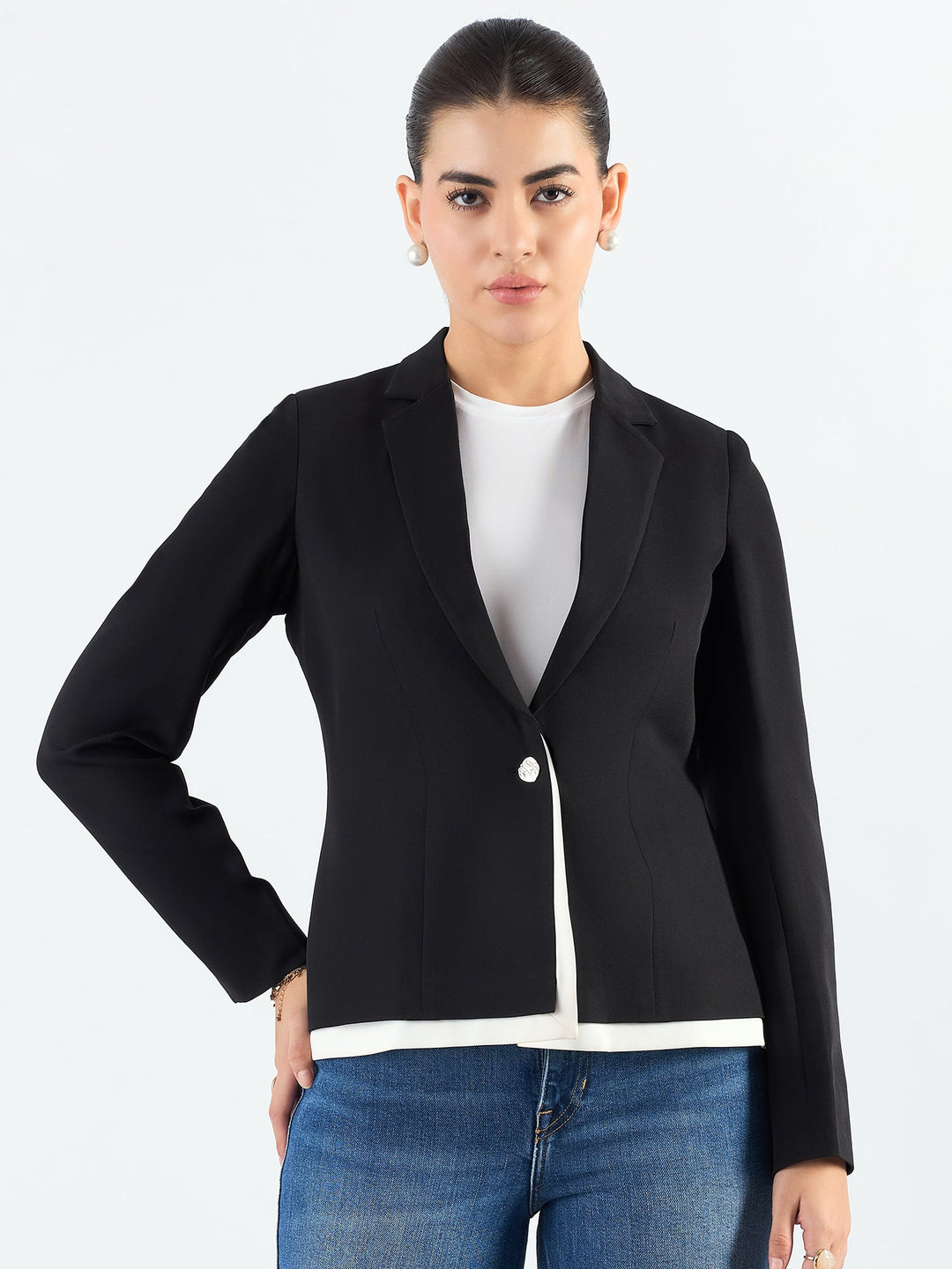 Black-&-White-Poly-Viscose-Layered-Structured-Blazer