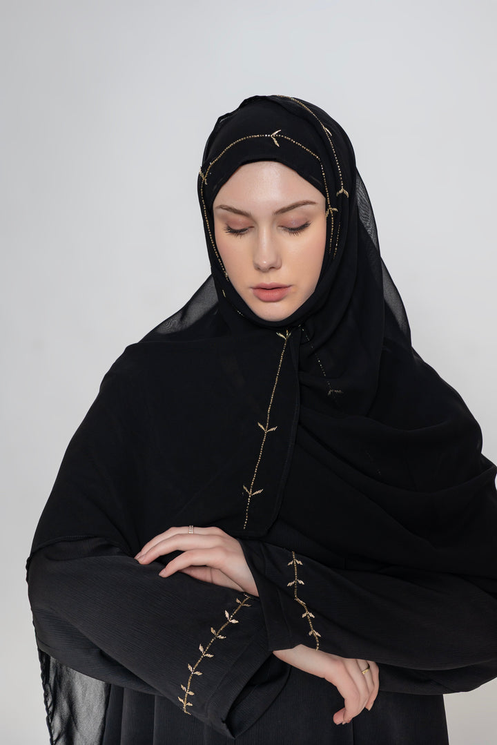 Black-100%-Polyester-Embroidered-Abaya-With-Scarf