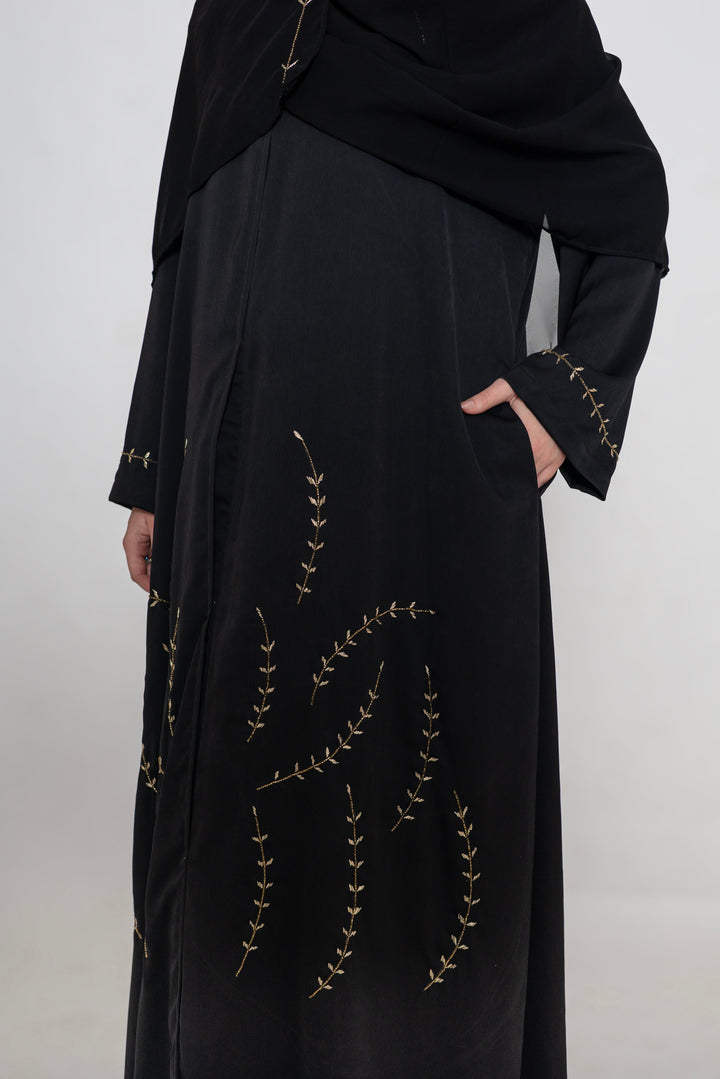 Black-100%-Polyester-Embroidered-Abaya-With-Scarf
