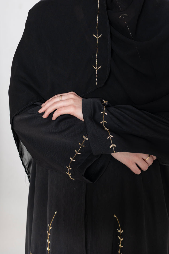 Black-100%-Polyester-Embroidered-Abaya-With-Scarf