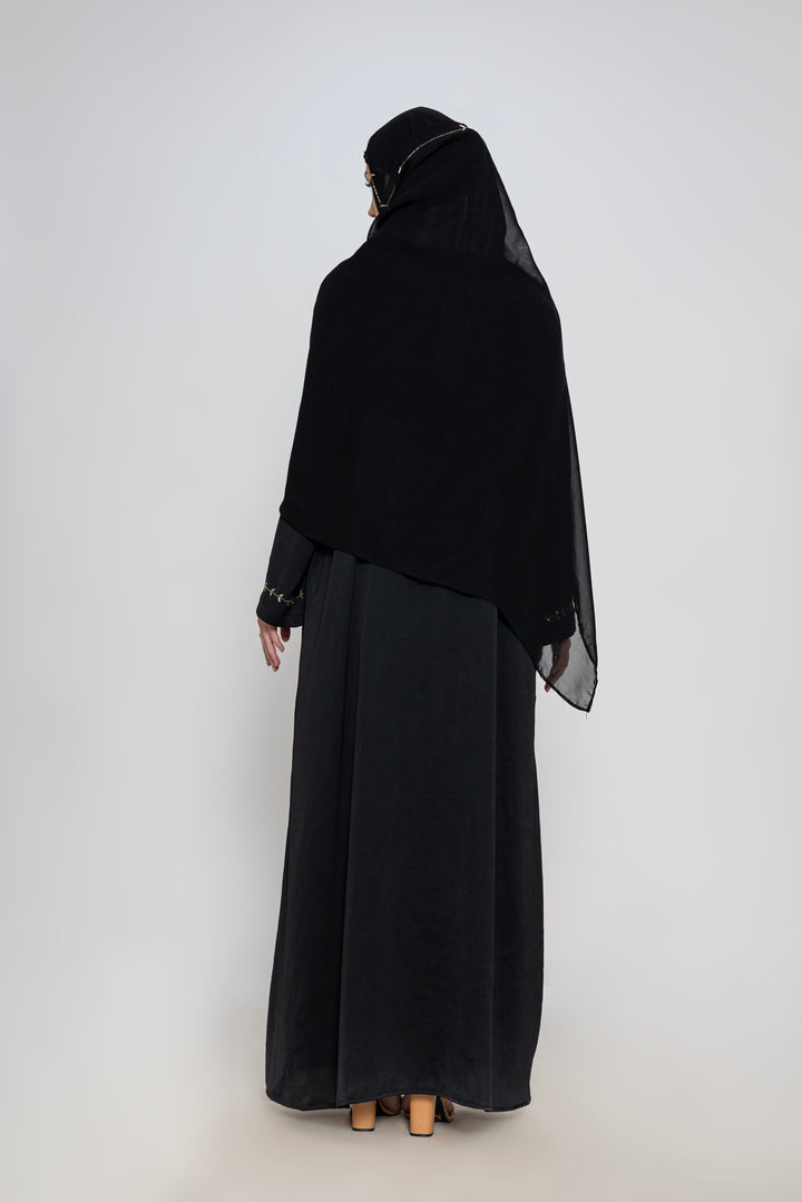 Black-100%-Polyester-Embroidered-Abaya-With-Scarf