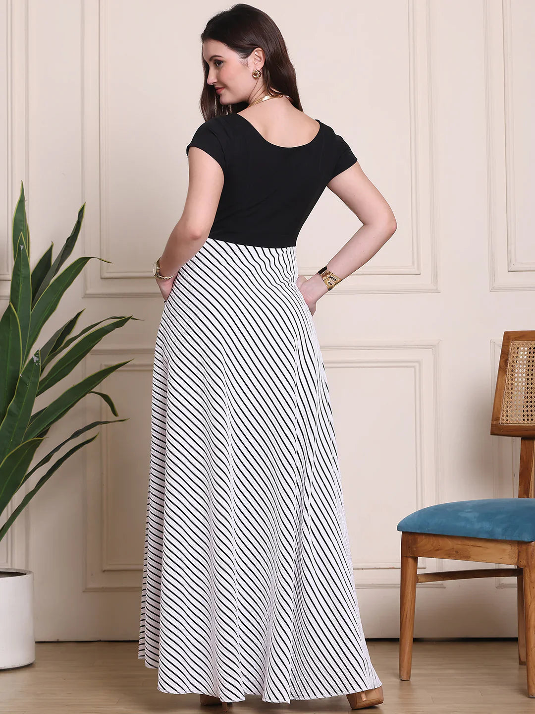 Black-And-White-Lycra-Dramatic-Cap-Sleeve-Gown