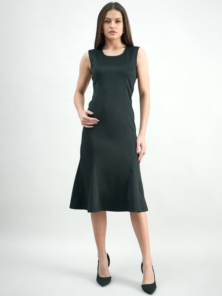 Black-Gerorgette-Scuba-Round-Neck-Midi-Dress