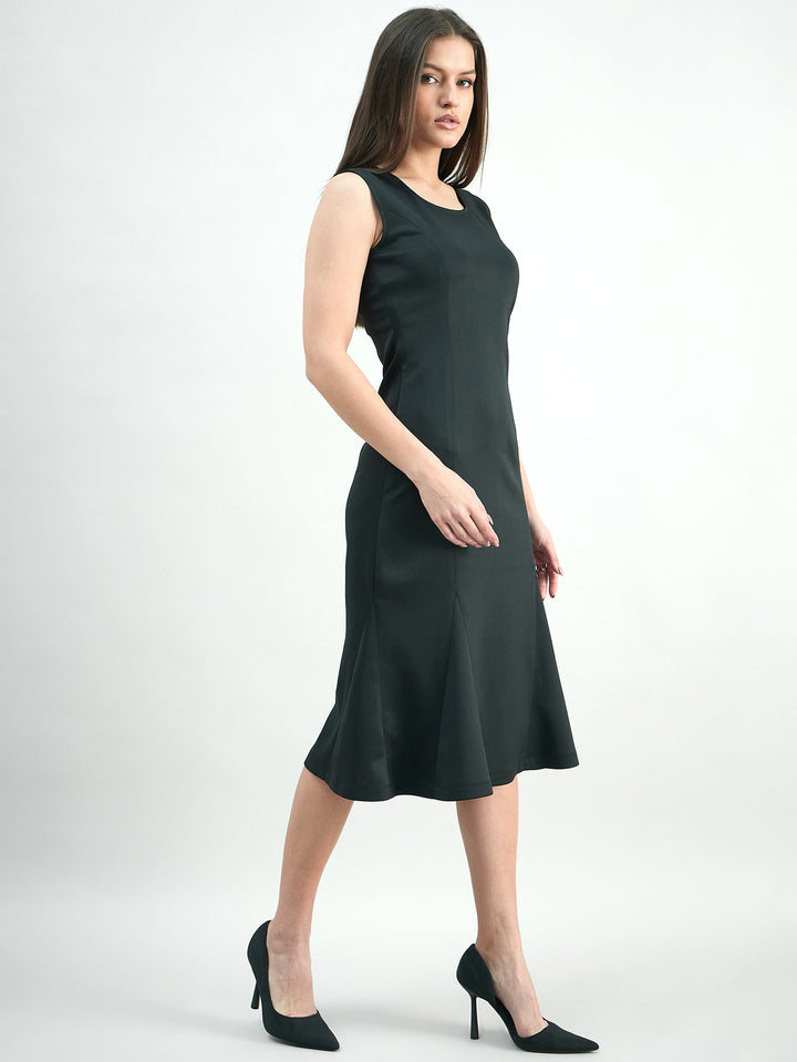 Black-Gerorgette-Scuba-Round-Neck-Midi-Dress