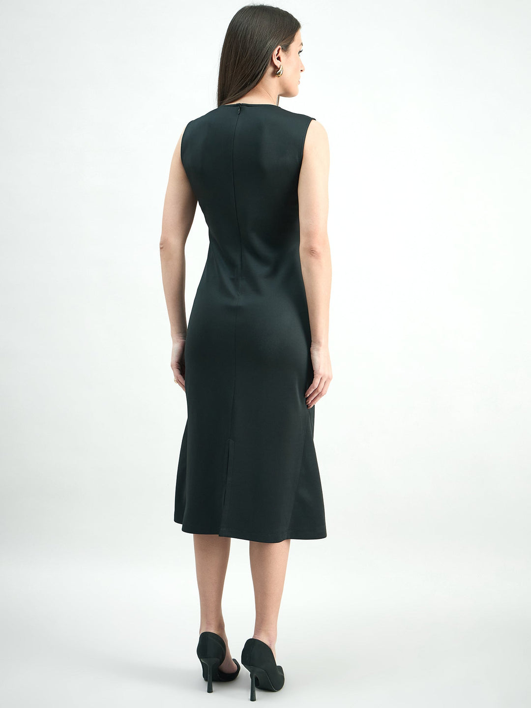 Black-Gerorgette-Scuba-Round-Neck-Midi-Dress