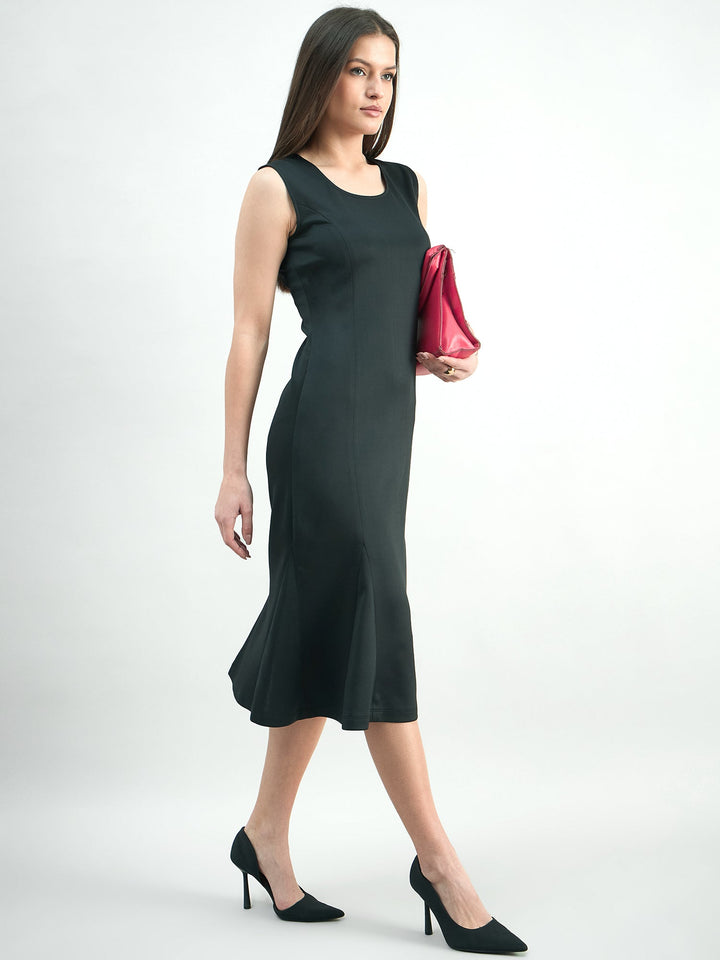 Black-Gerorgette-Scuba-Round-Neck-Midi-Dress