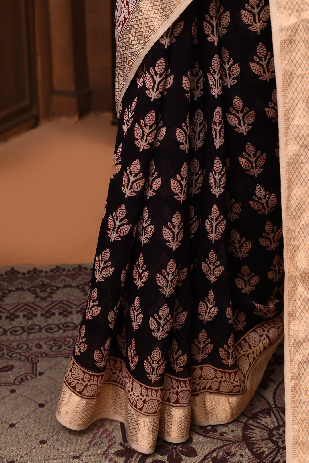 Black-Maheshwari-Cross-Border-Bagh-Print-Saree