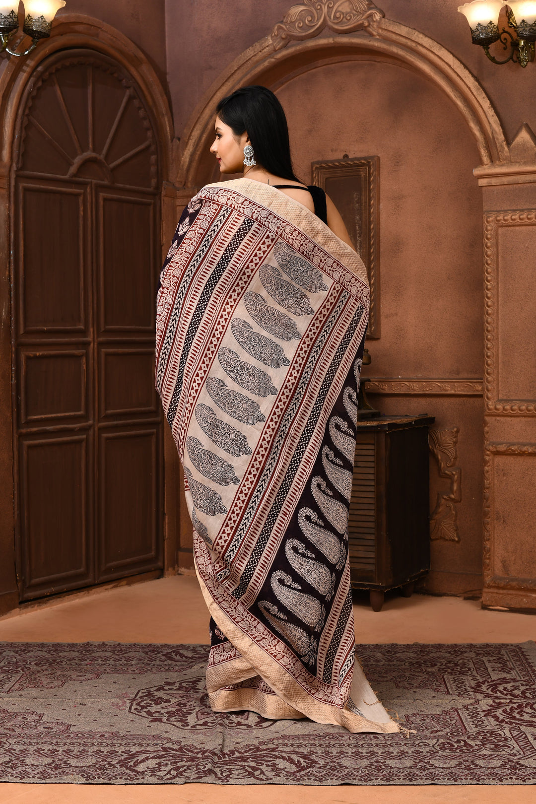 Black-Maheshwari-Cross-Border-Bagh-Print-Saree