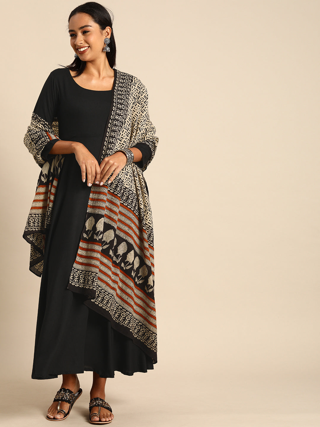 Black-Rayon-Solid-Flared-3-Piece-Kurta-Set