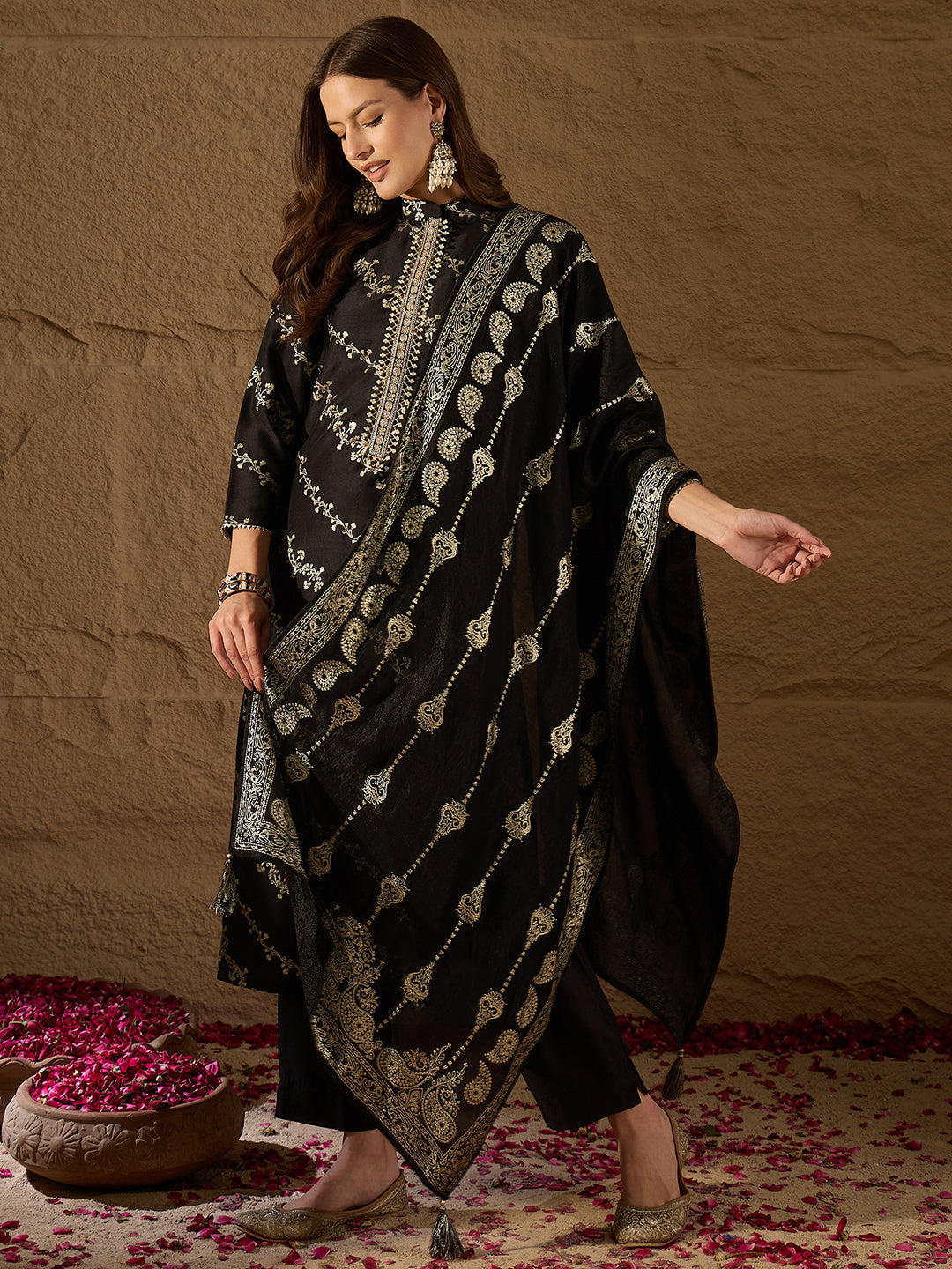 Black-Silk-Blend-Floral-Foil-Printed-3-Piece-Kurta-Set