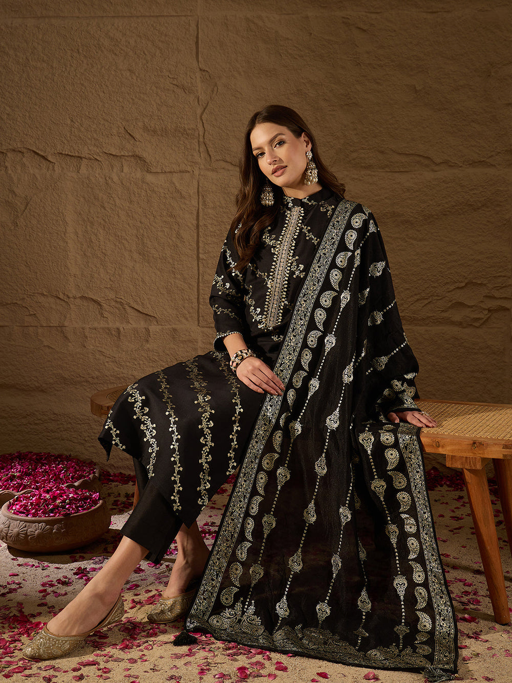 Black-Silk-Blend-Floral-Foil-Printed-3-Piece-Kurta-Set