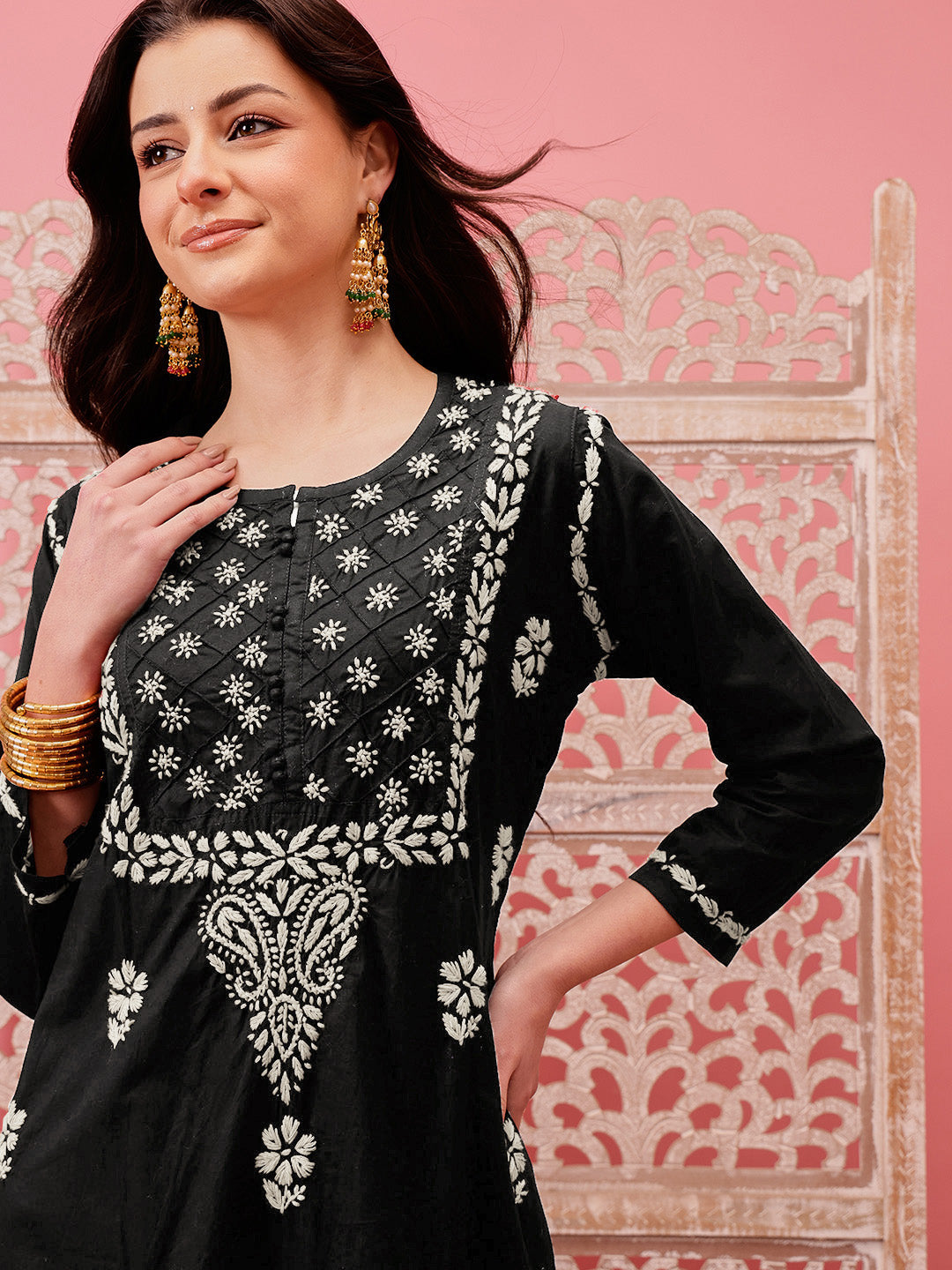 Black-&-White-Cotton-Embroidered-Chikankari-Kurta-Only