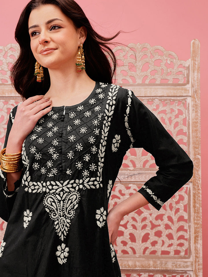 Black-&-White-Cotton-Embroidered-Chikankari-Kurta-Only