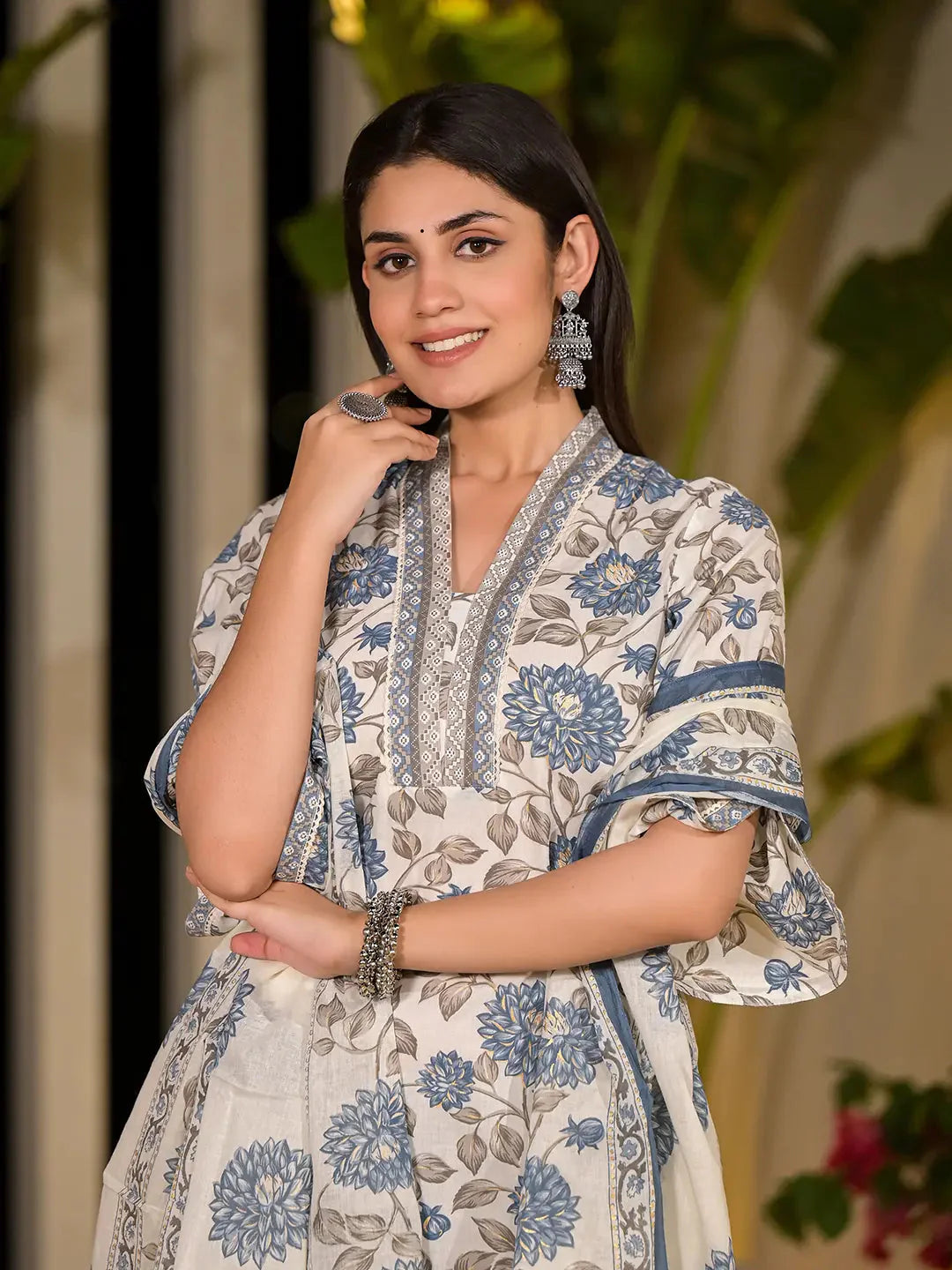 Blue-&-Off-White-Cotton-Floral-Print-3-Piece-Kurta-Set