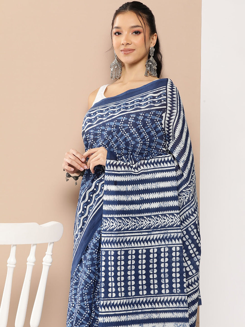 Blue-Chevron-Mulmul-Cotton-Sarees-With-Unstitched-Blouse