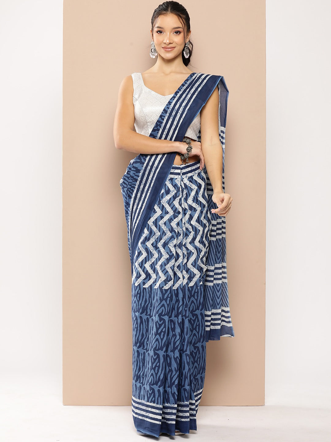 Blue-Chevron-Mulmul-Cotton-Sarees-With-Unstitched-Blouse