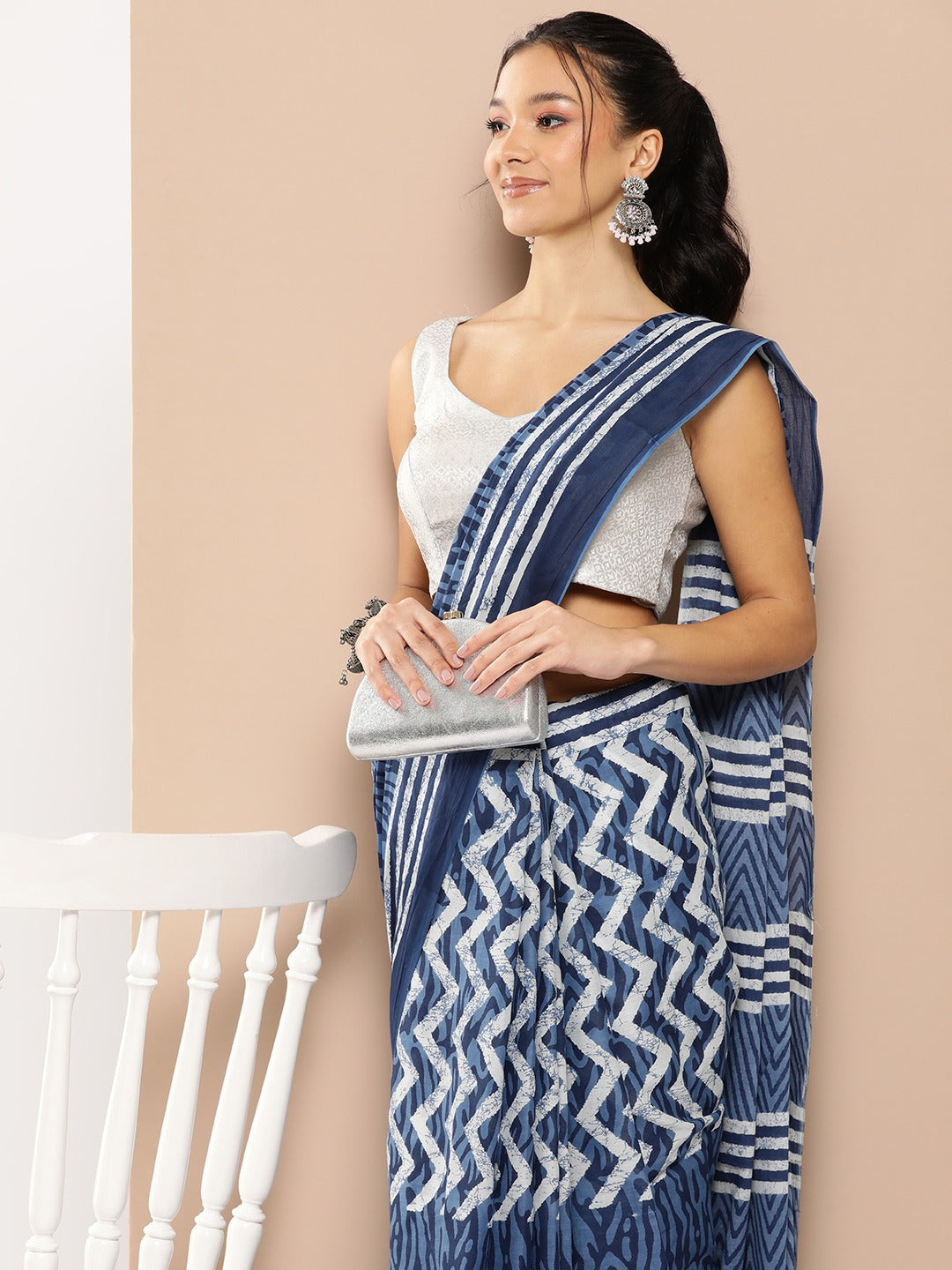 Blue-Chevron-Mulmul-Cotton-Sarees-With-Unstitched-Blouse