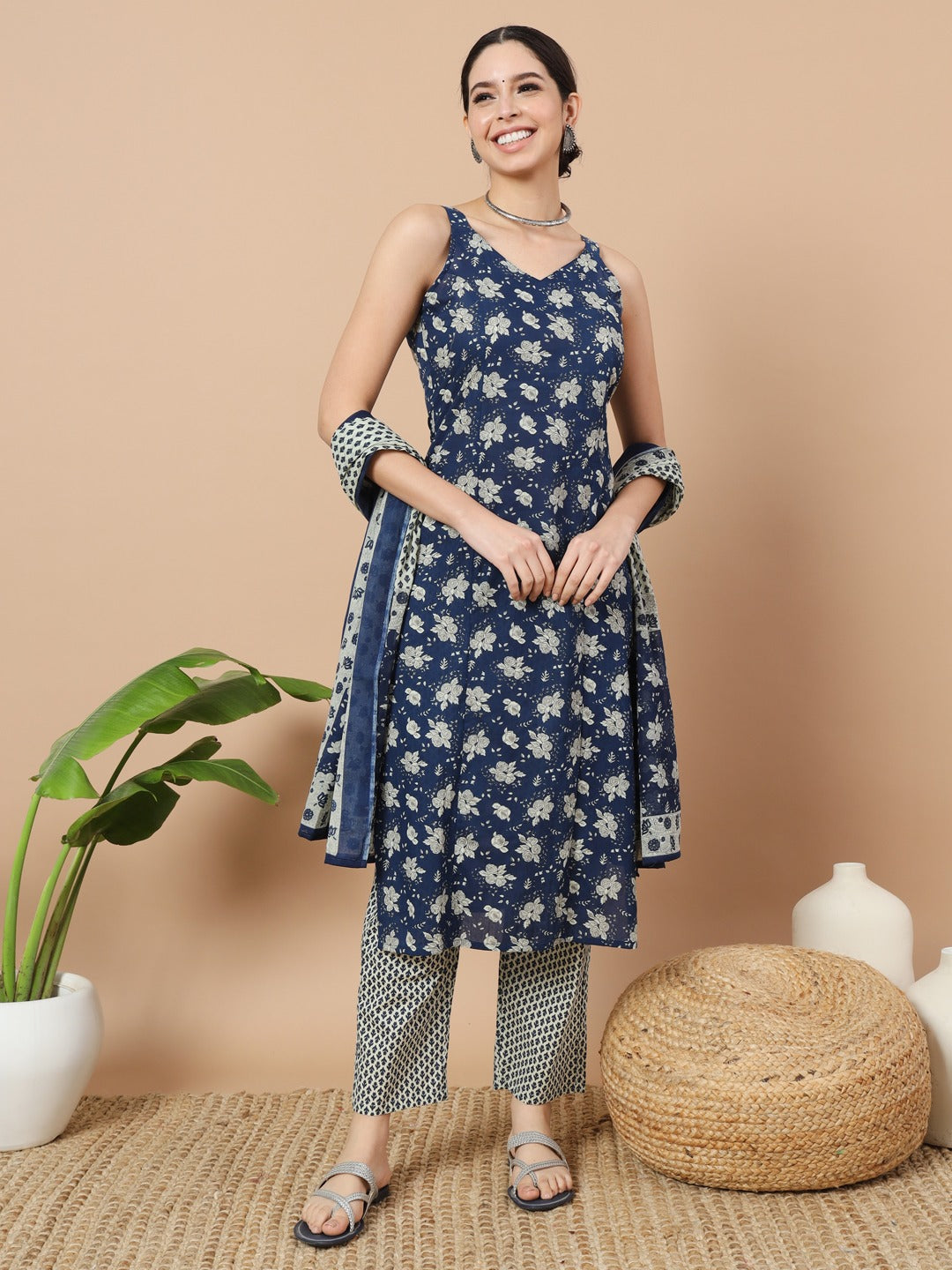 Blue-Cotton-Floral-Printed-Sleveless-3-Piece-Kurta-Set