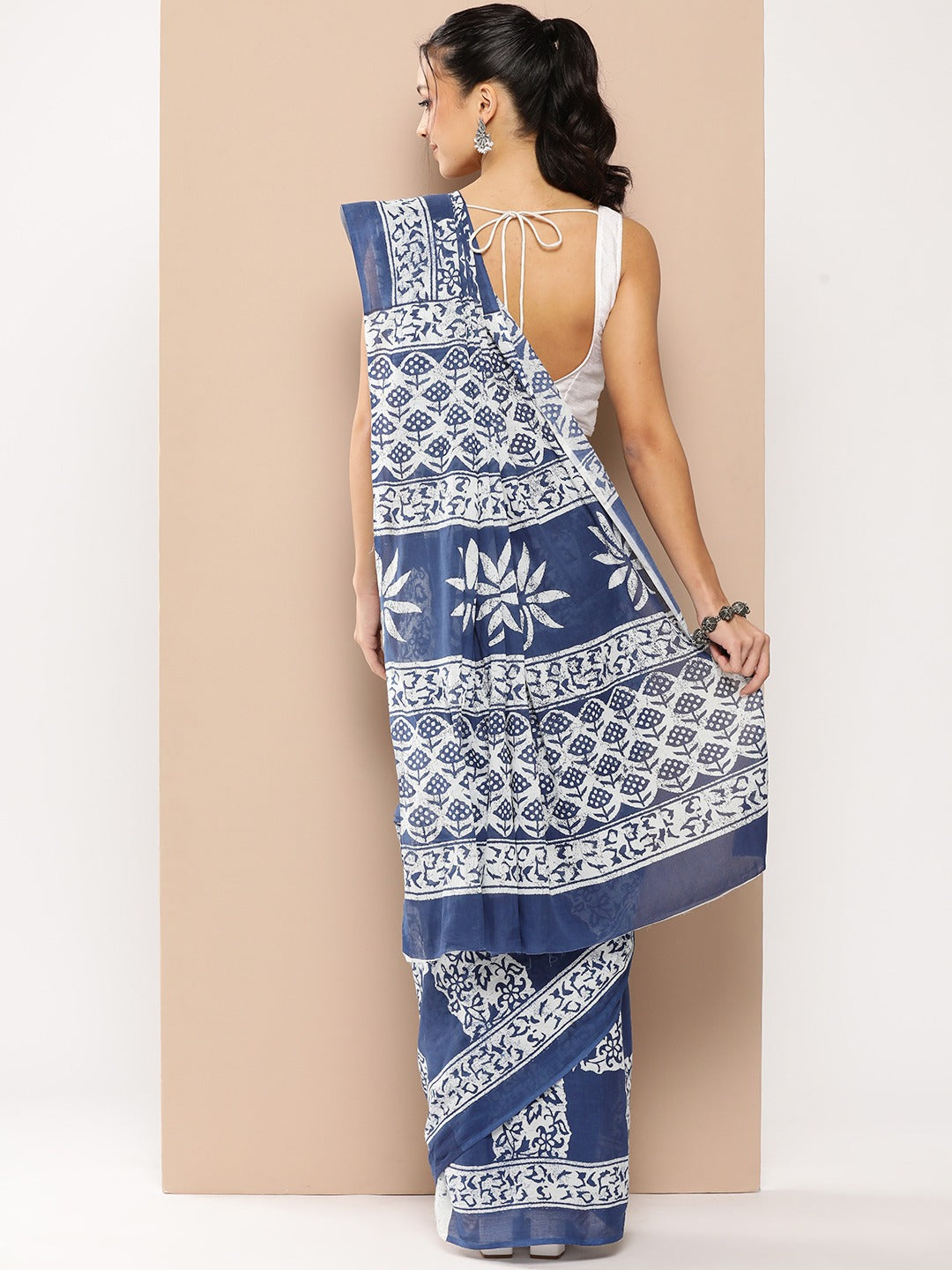 Blue-Mulmul-Cotton-Ethnic-Motifs-Sarees-With-Unstitched-Blouse