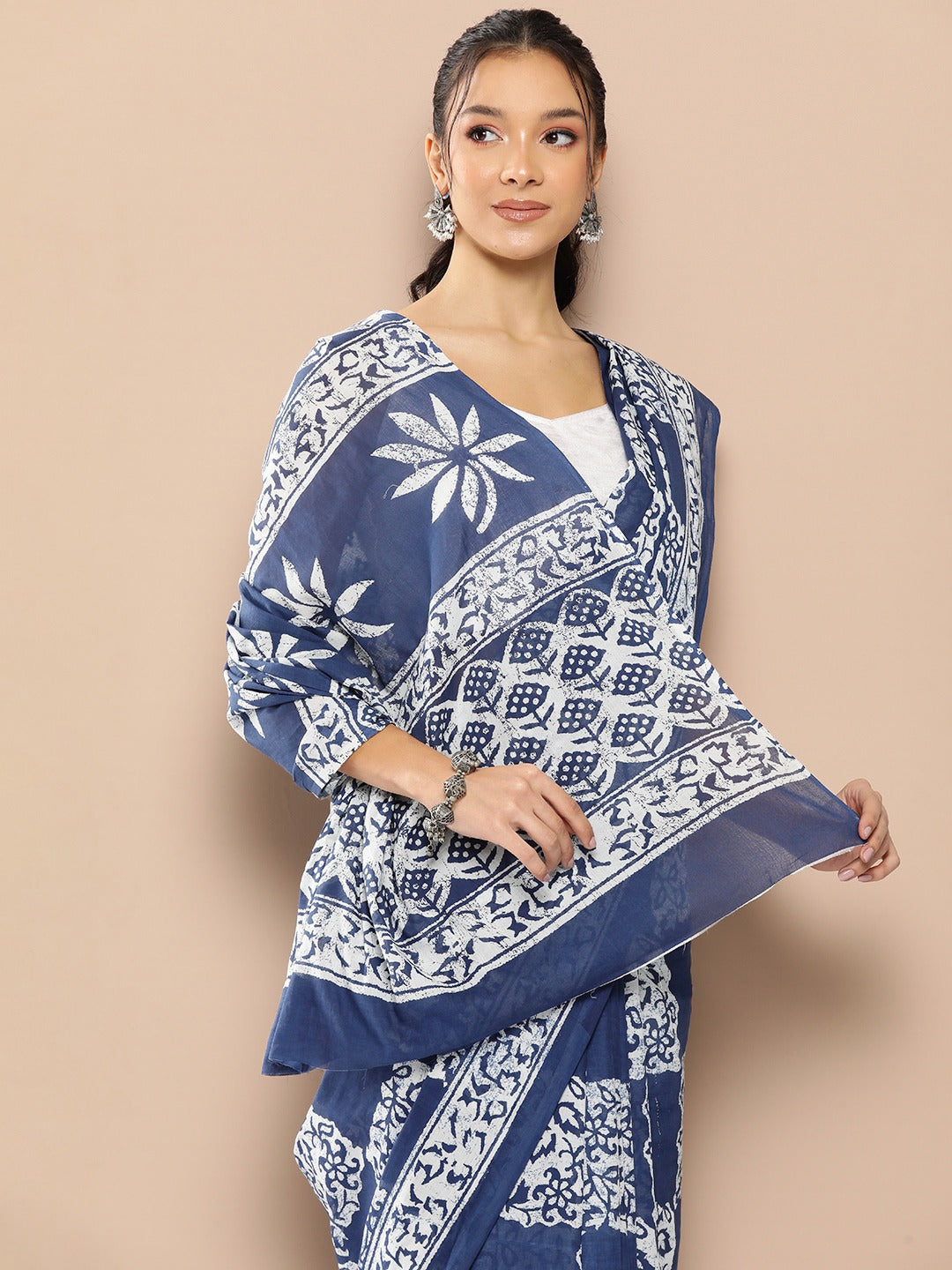 Blue-Mulmul-Cotton-Ethnic-Motifs-Sarees-With-Unstitched-Blouse