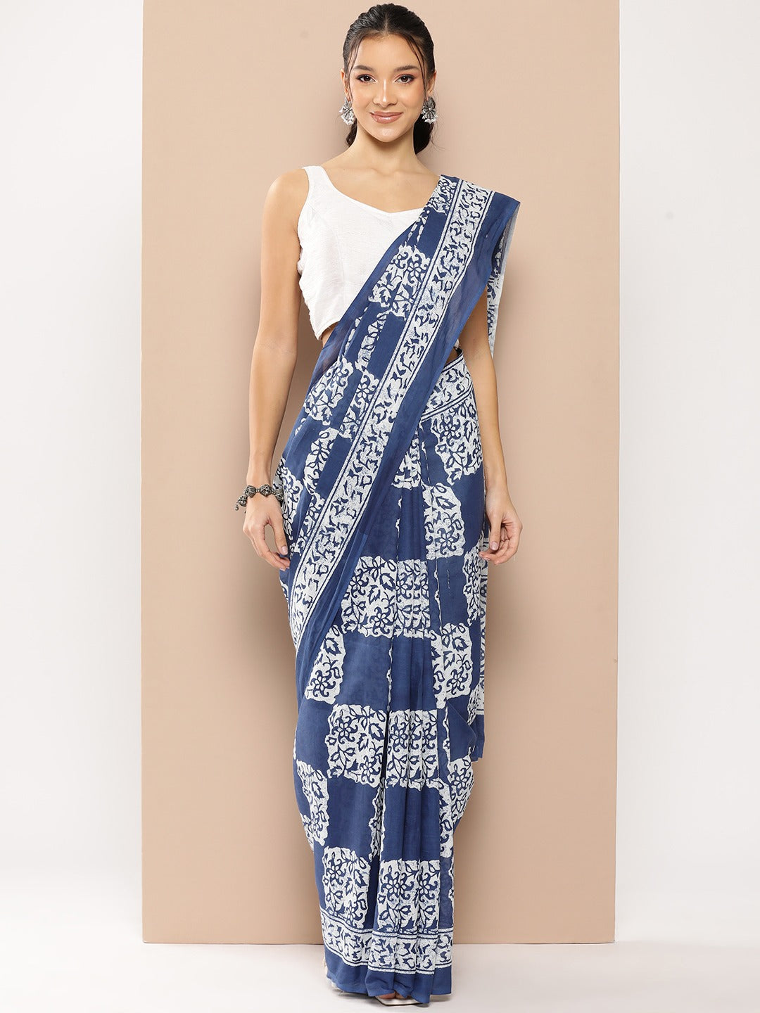 Blue-Mulmul-Cotton-Ethnic-Motifs-Sarees-With-Unstitched-Blouse