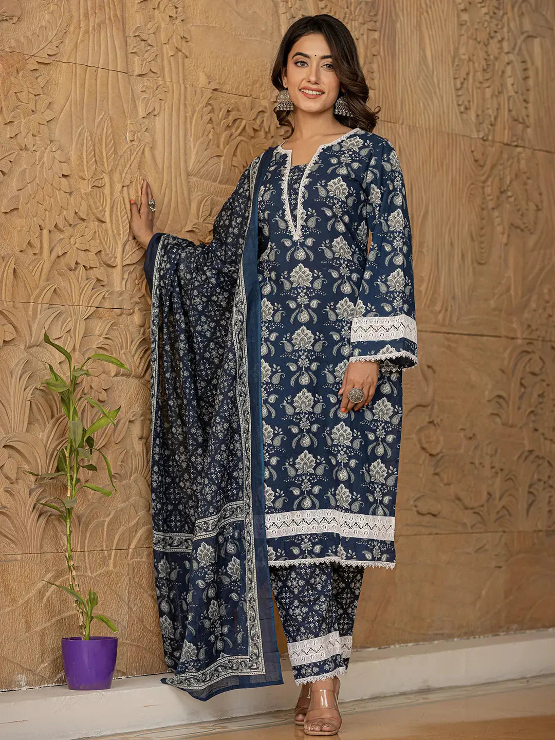 Blue-Floral-Print-Pakistani-Style-3-Piece-Kurta-Set