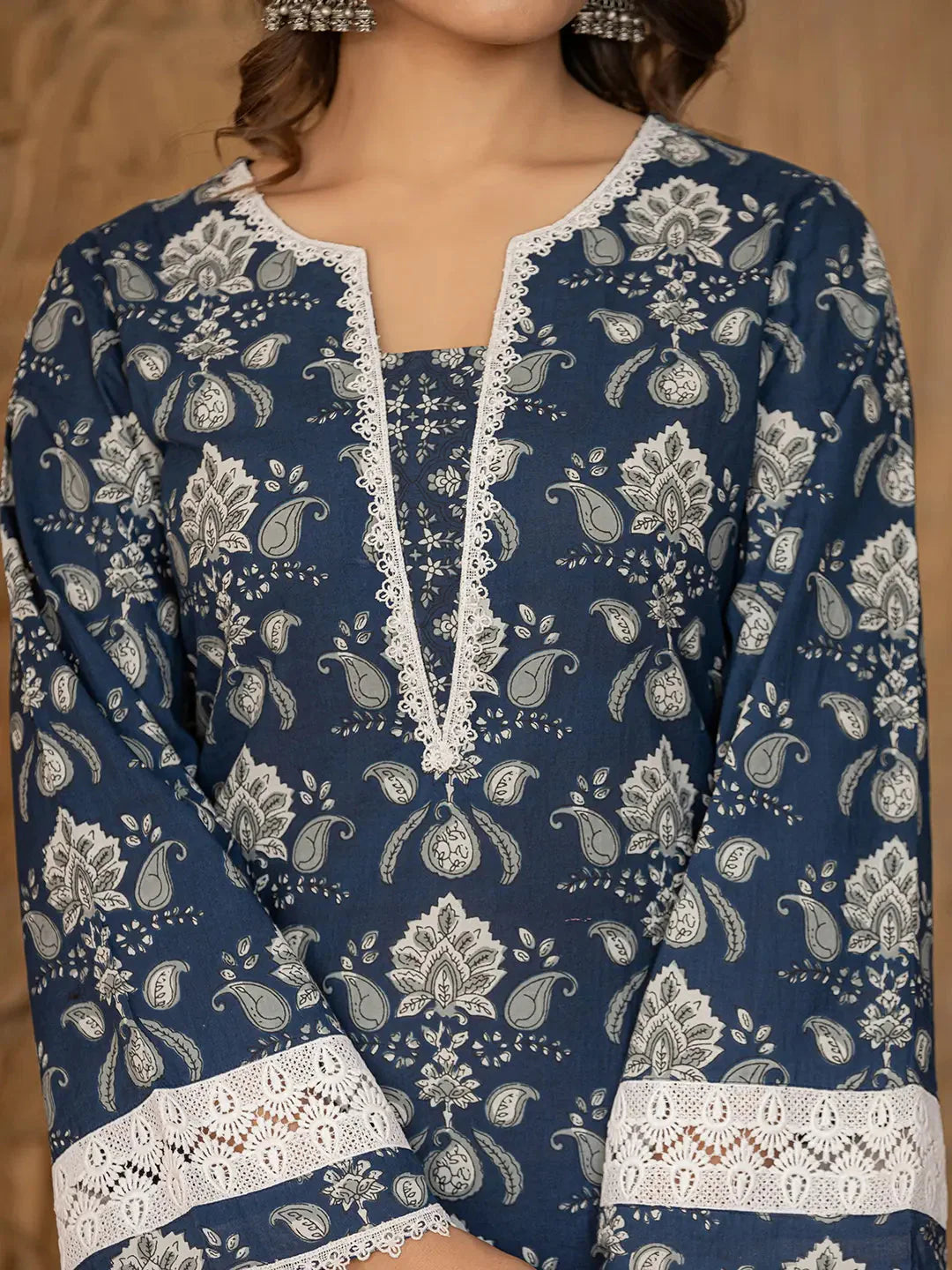 Blue-Floral-Print-Pakistani-Style-3-Piece-Kurta-Set