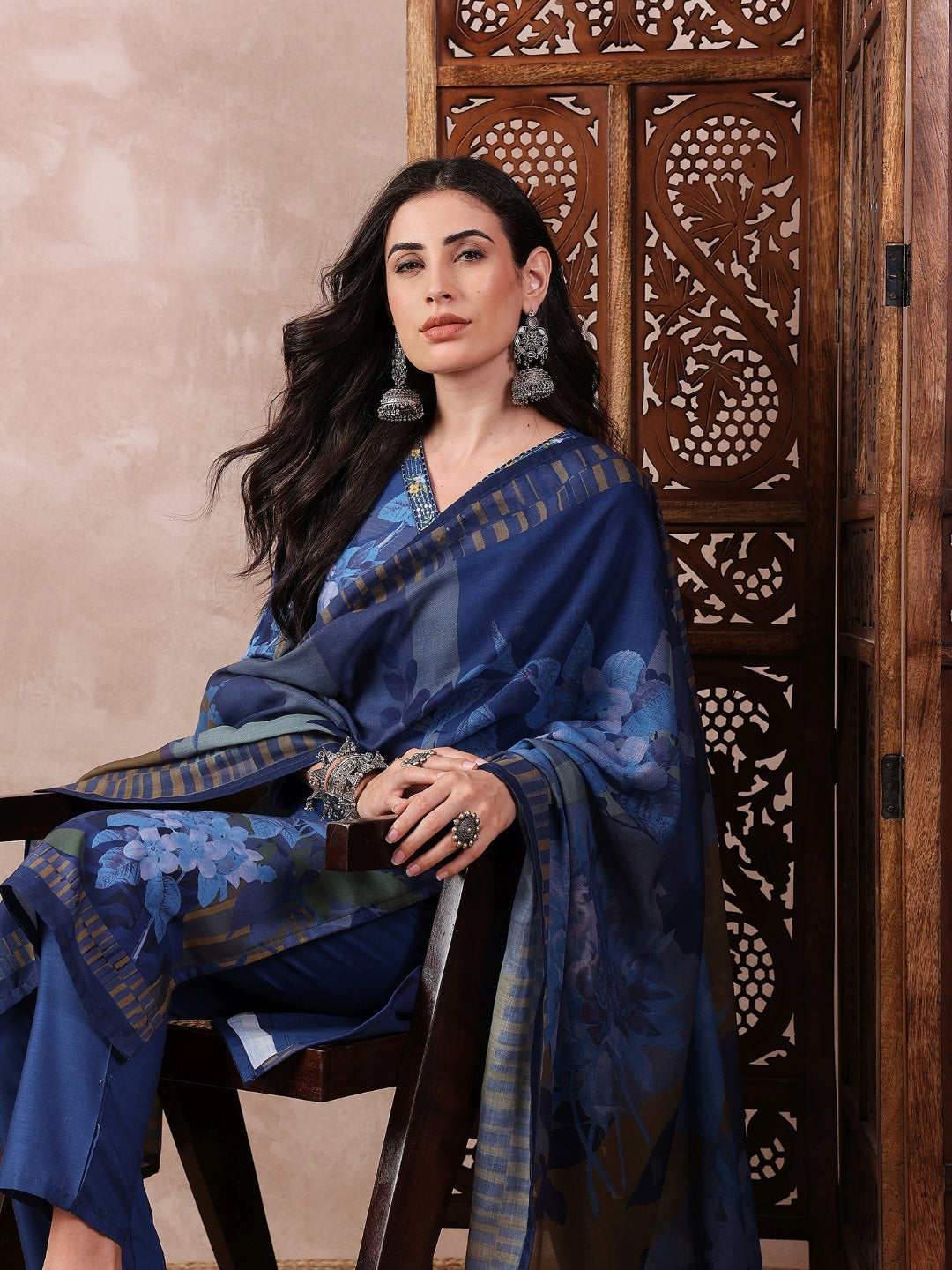 Blue-Silk-Blend-Floral-Printed-3-Piece-Kurta-Set