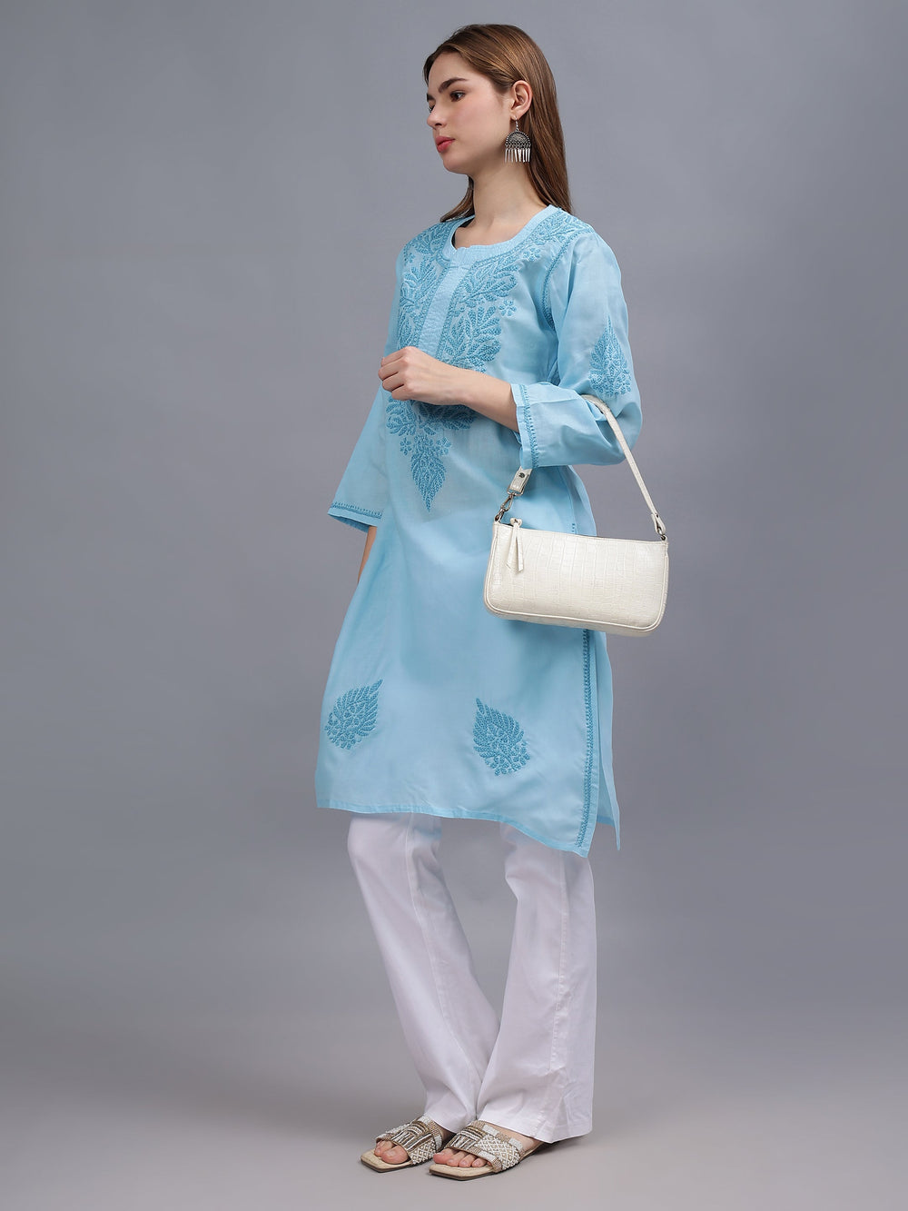 Blue-&-White-Cotton-Embroidered-Chikankari-Kurti