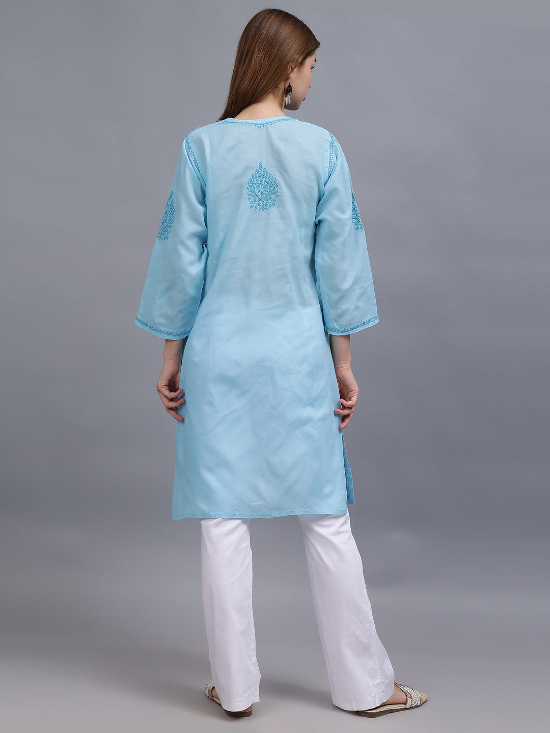 Blue-&-White-Cotton-Embroidered-Chikankari-Kurti