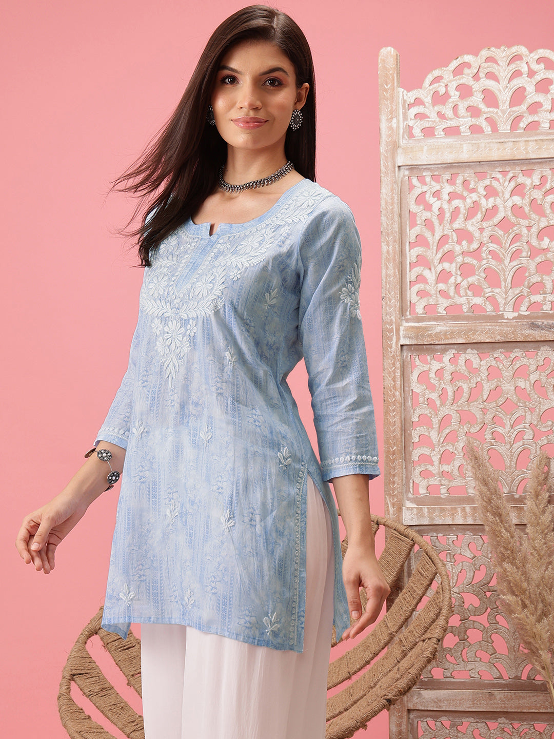 Blue-&-White-Cotton-Embroidered-Chikankari-Tunic