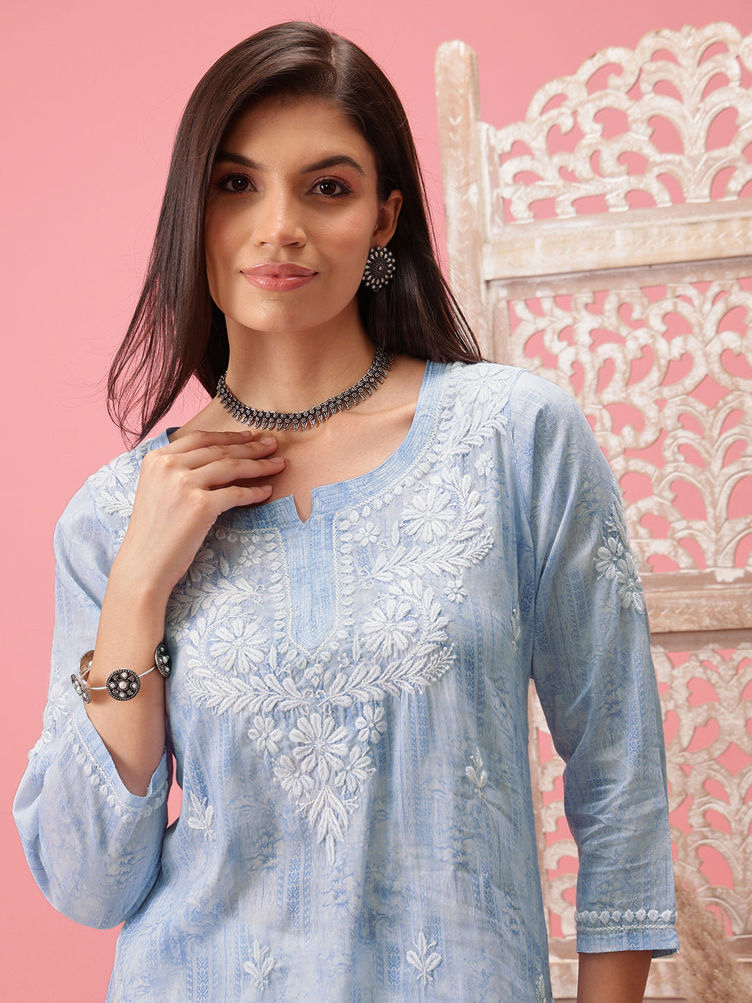 Blue-&-White-Cotton-Embroidered-Chikankari-Tunic