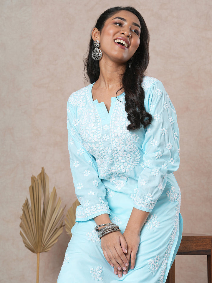 Blue-&-White-Cotton-Floral-Notch-Neck-Chikankari-Kurta